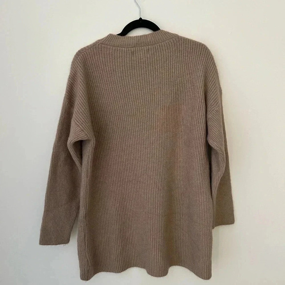 Little White House crewneck knit  sweater - Picture 10 of 12